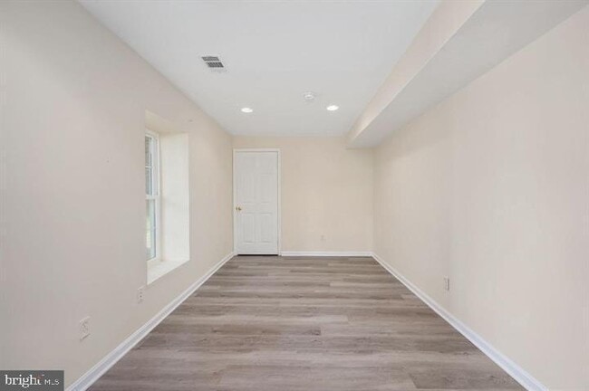 Building Photo - 6 Riggs Rd