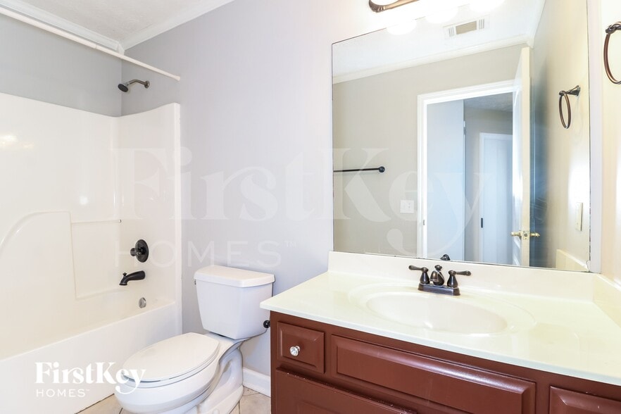 Building Photo - 1335 Enclave Way