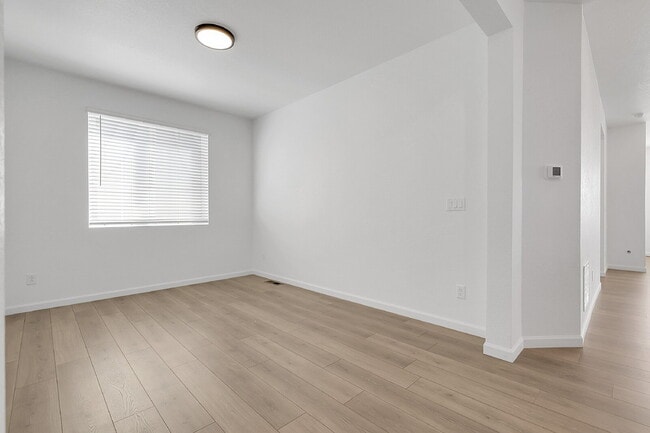 Building Photo - $3,150, 3 bed, 2.5-bath located in Castle ...