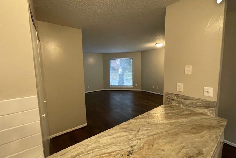 Building Photo - Room in Townhome on Terrace Trail
