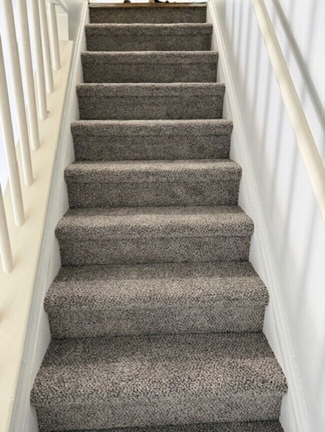 Building Photo - 2 BED - 1.5 BATH CANTON CONDO -----NORTHWIND