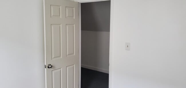 Building Photo - 10520 S Perry Ave