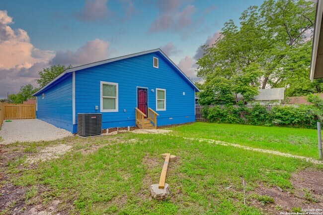 Building Photo - 1039 McKinley Ave