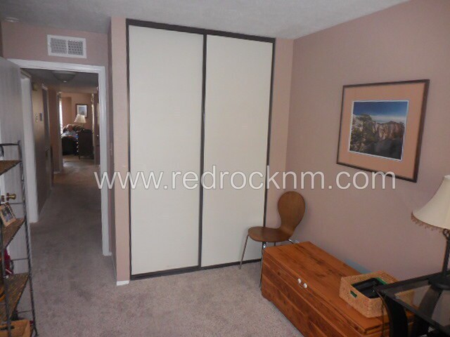 Building Photo - Single Story 2BR/2BTH Townhome in Rio Rancho!
