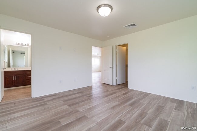 Building Photo - 4 Bed 2.5 Bath in Hoonani