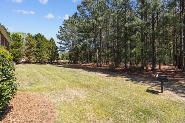 Building Photo - FULLY FURNISHED EXCLUSIVE SHORT AND MIDTERM RENTAL ONLY!