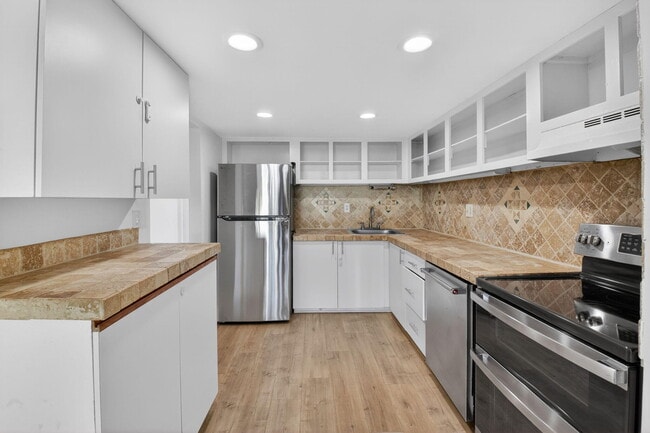 Building Photo - 4761 NW 2nd Ave