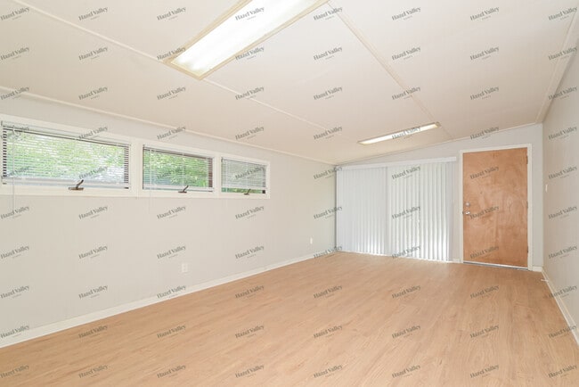 Building Photo - 2760 Countryside Dr