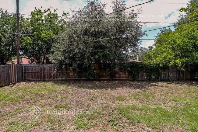 Building Photo - 6408 Big Springs Dr