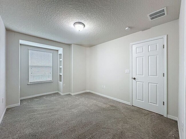 Building Photo - Spacious Townhome for Rent in Tapestry