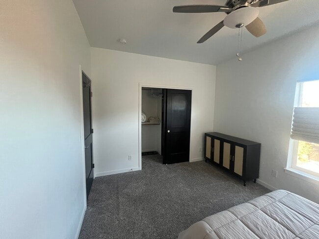 Building Photo - 180 Metz Ln