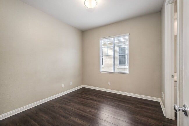 Building Photo - Charming Lake Rancho Viejo Home – Beautiful, Peaceful & Conveniently Located!