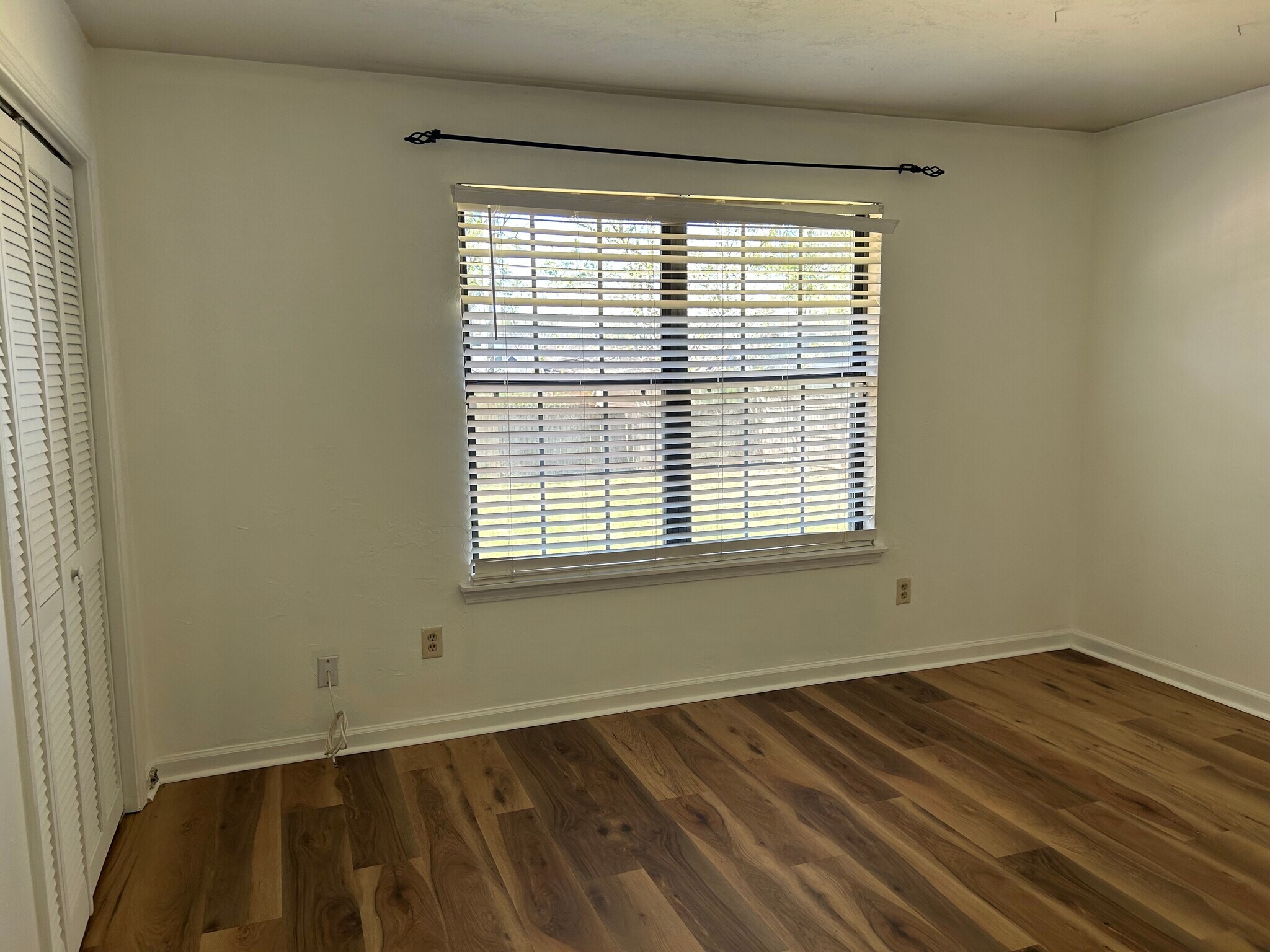 Building Photo - 1520 Avondale Way