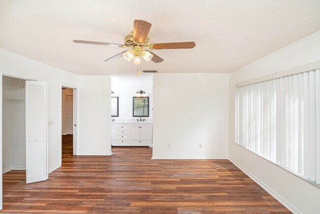 Building Photo - 1232 S Winterhawk Dr