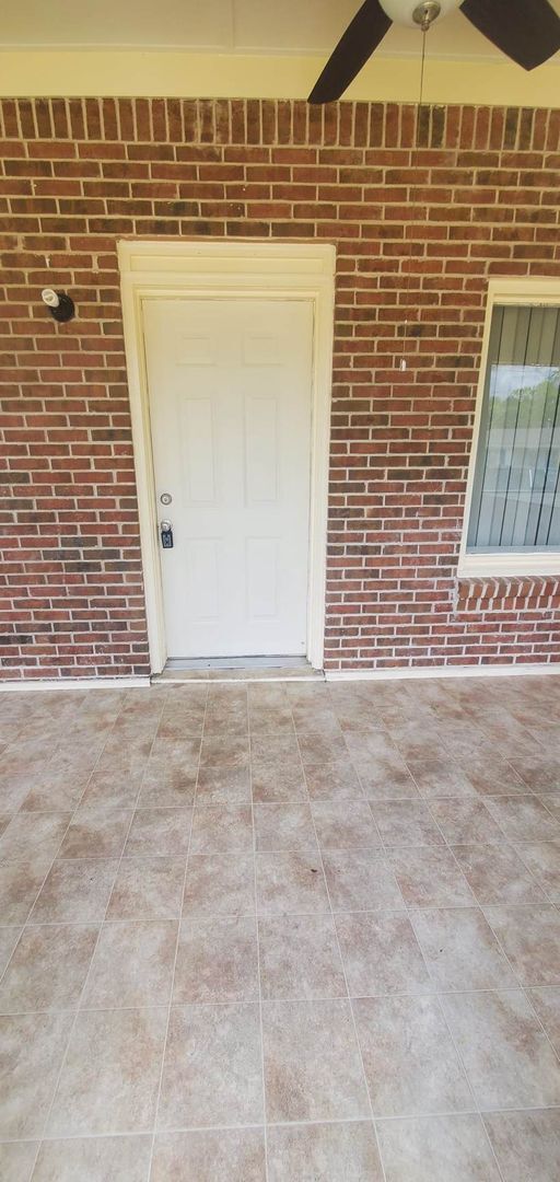 Building Photo - New Brockton!!!