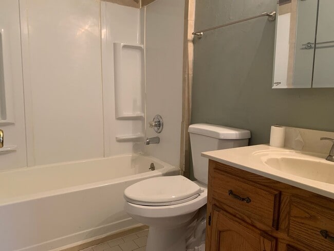 Building Photo - Under repair!