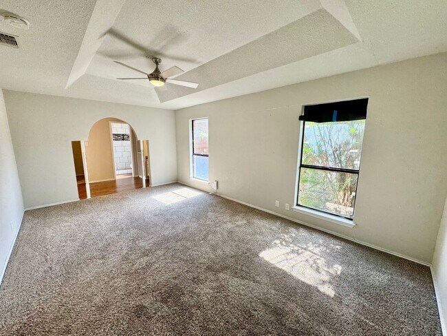 Building Photo - 4410 Lakebend W Dr