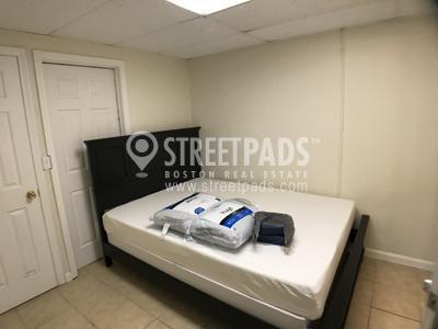 Building Photo - 3 bedroom in Boston MA 02215