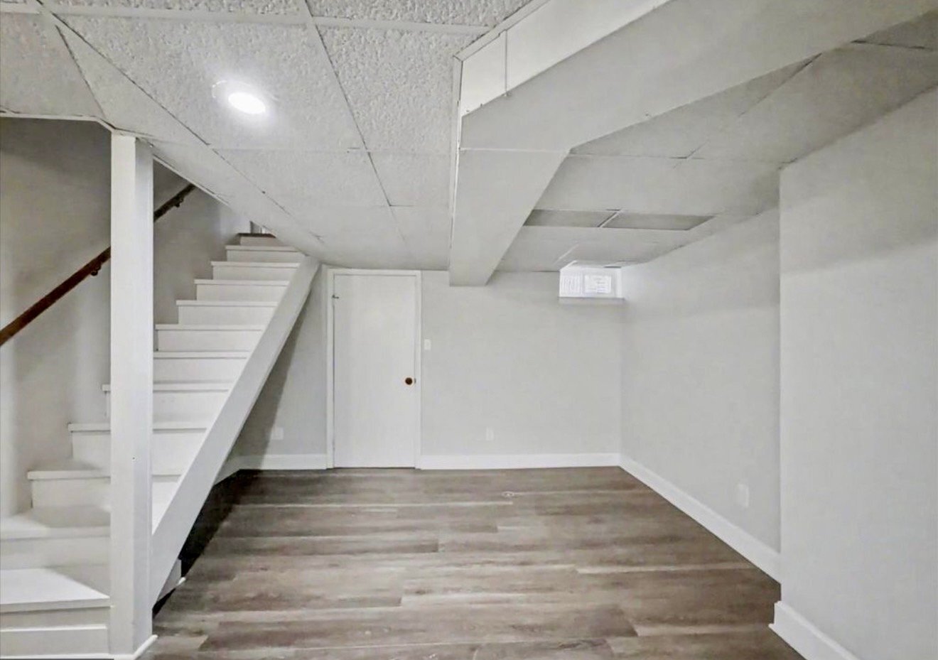 Building Photo - 596 N Plum St