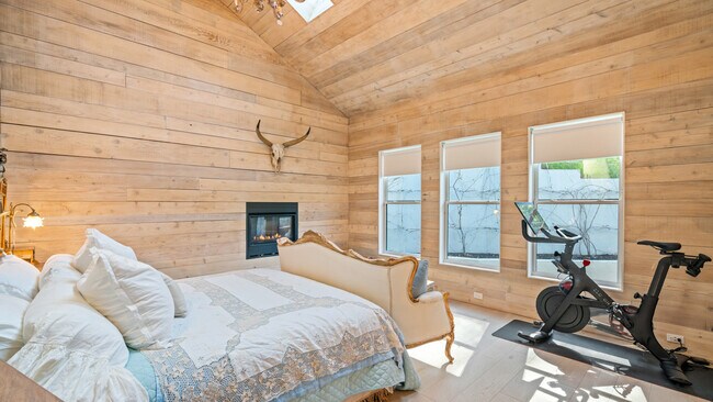 Building Photo - 822 Adobe Canyon Rd