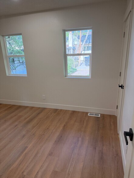 Building Photo - 2543 Highland Dr