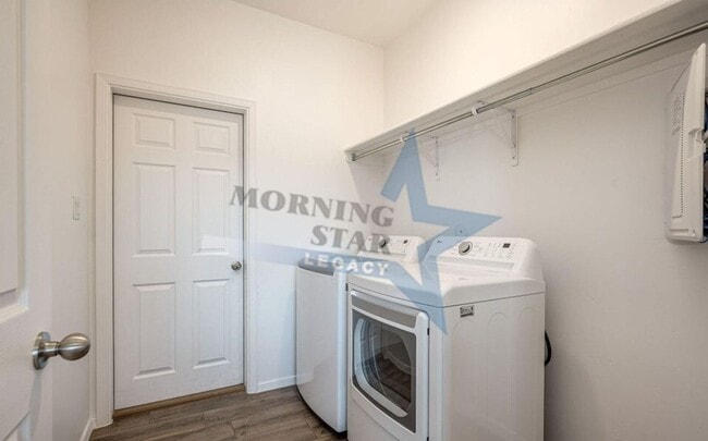 Building Photo - Nearly New Home! Near Nasa/White Sands- ba...
