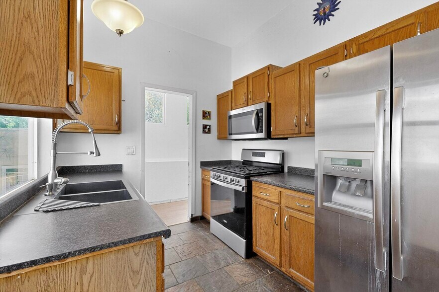 Building Photo - 5528 Overlook Dr NE