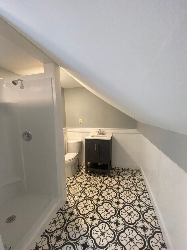 Building Photo - 55 Chase St