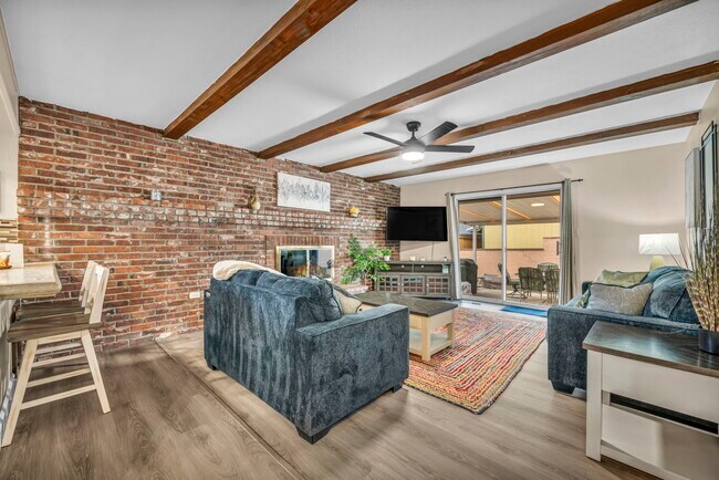 Building Photo - 1490 Foster Dr