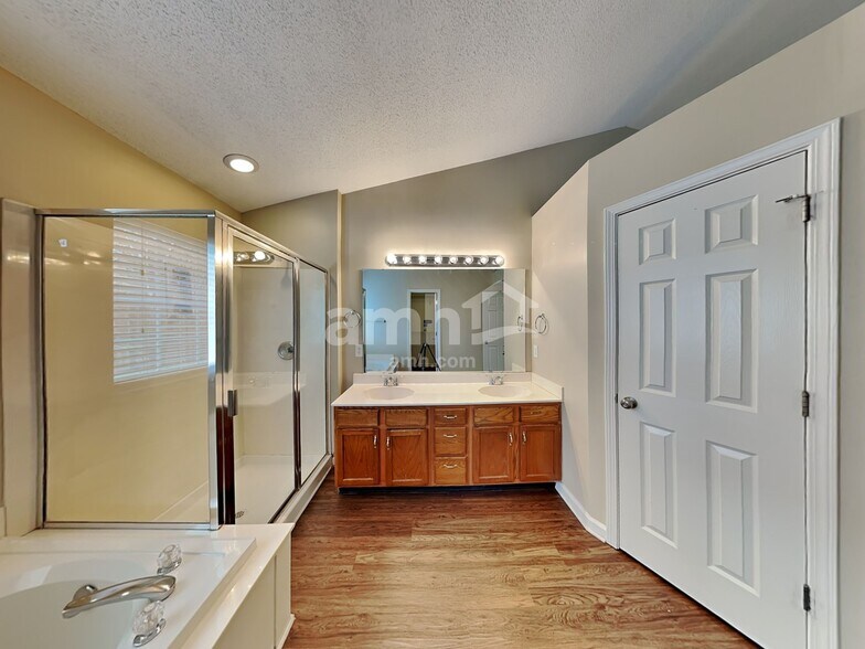 Building Photo - 2888 Shadow Brook Ct NW