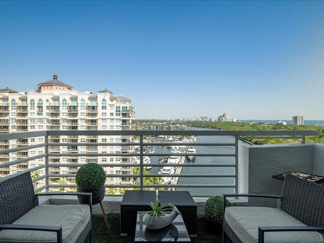 Building Photo - 2670 E Sunrise Blvd