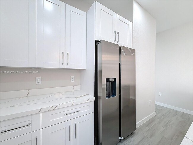 Building Photo - 406 NW 41st St