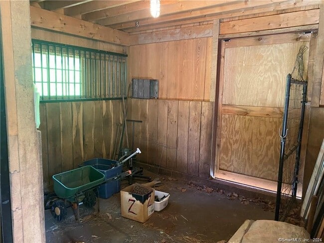 Building Photo - 524 Barrack Hill Rd