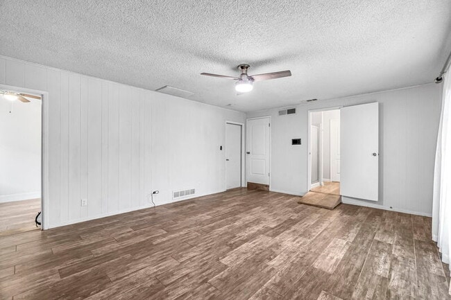 Building Photo - 6286 N 10th St