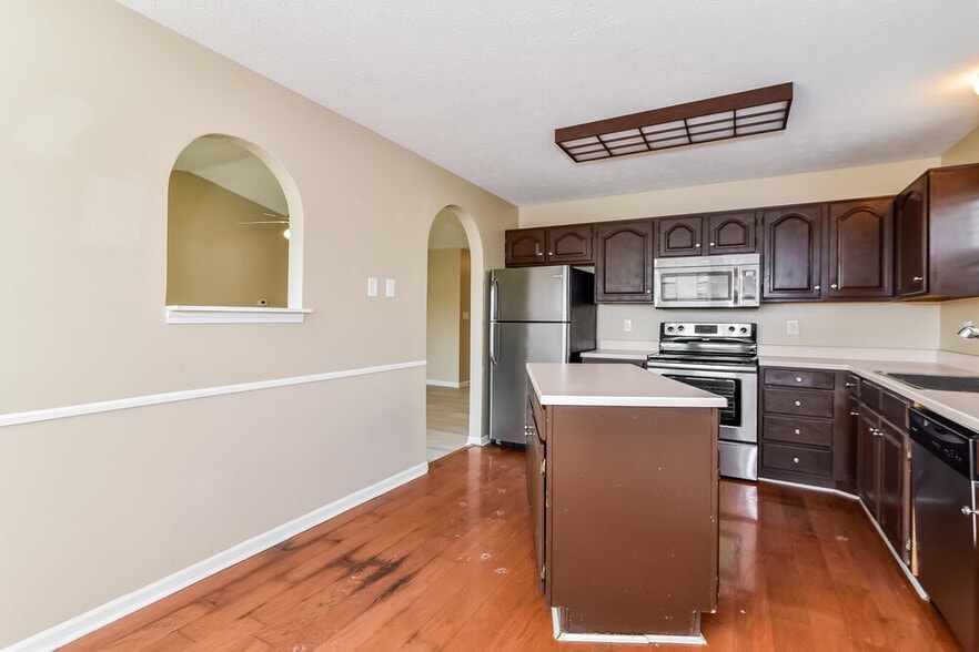 Building Photo - 121 Tracy Ridge Blvd