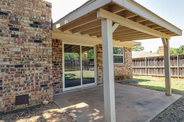 Building Photo - 2101 Warwick Dr