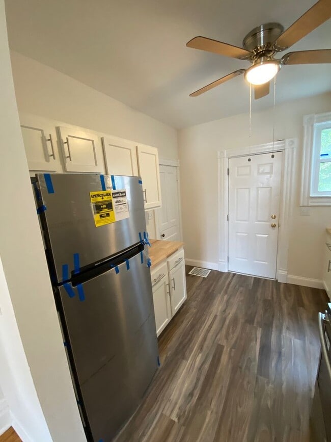 Building Photo - Newly Renovated 2 Bedroom in Beechview- Off-Street Parking, Finished Attic - Available Now!