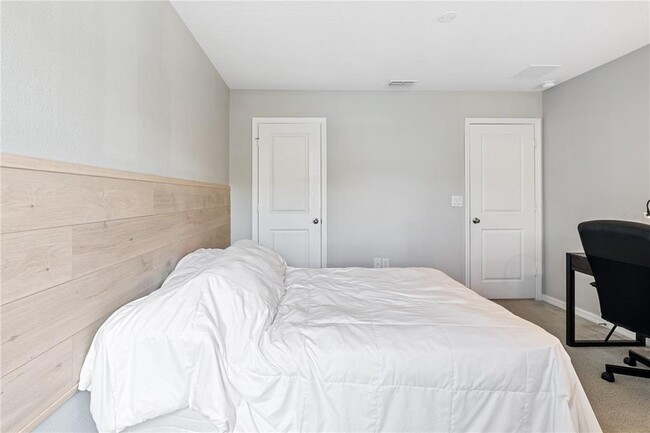 Building Photo - 13831 Farella Aly