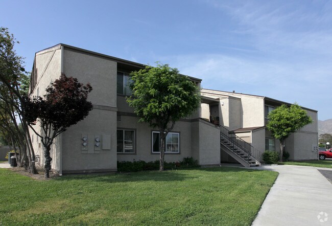 Building - Manzanita Gardens Apartments