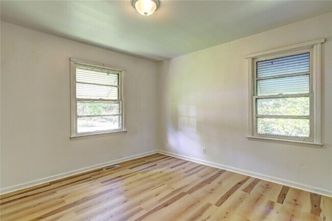 Building Photo - 3495 Charleston Cir