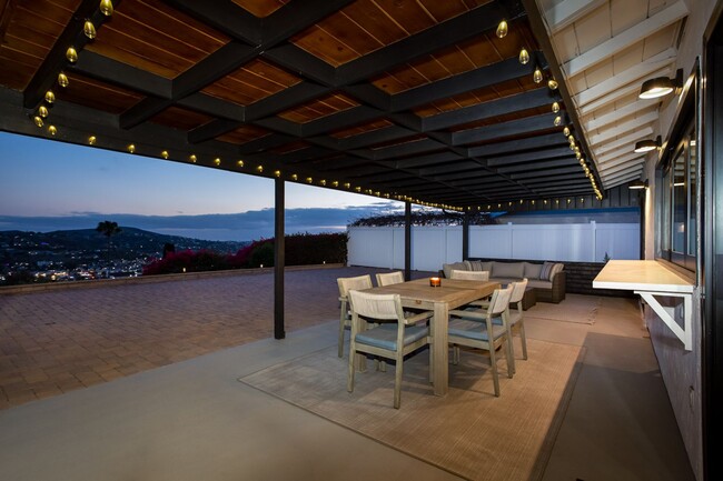 Building Photo - Mt. Helix Ranch Home with Views