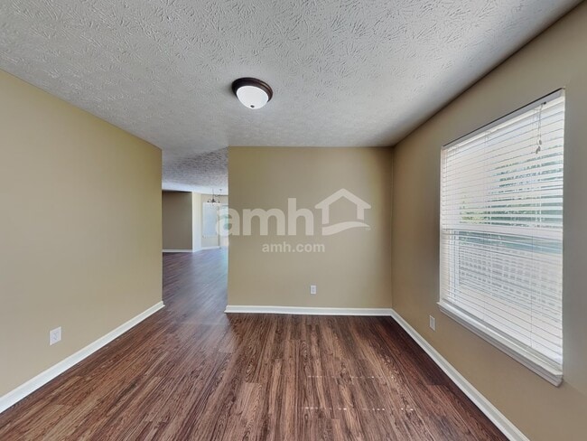 Building Photo - 1376 Blue Ridge Ln