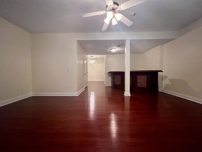 Building Photo - 304 Villa View Dr