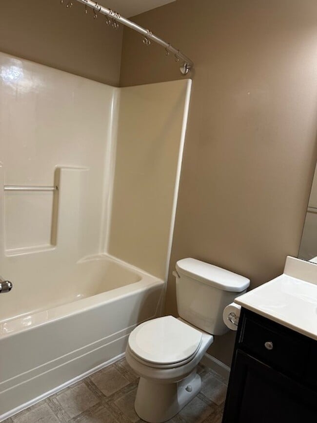 Building Photo - 6402 Creekbend Dr