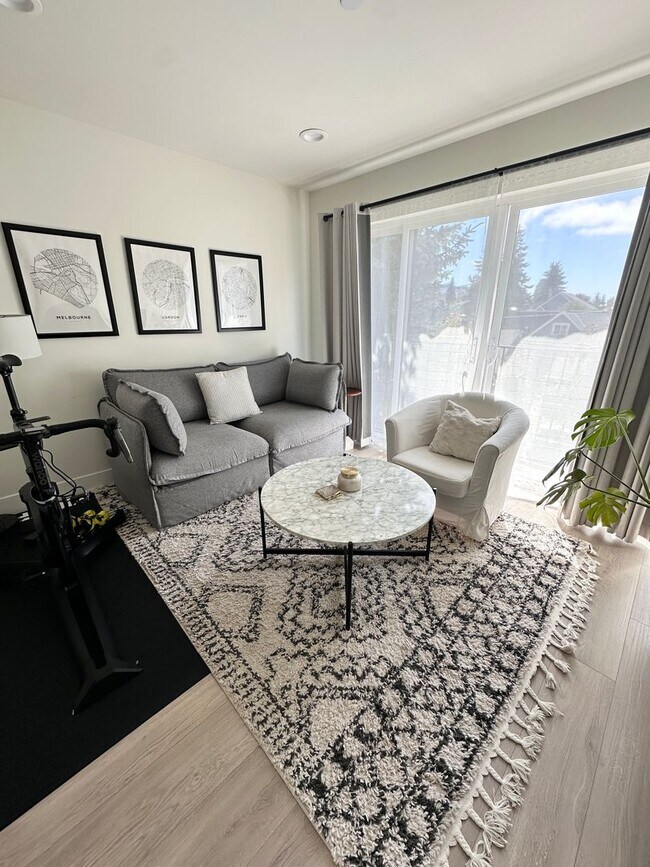 Building Photo - Modern Ballard Townhouse | 3 Beds, 2.5 Bat...