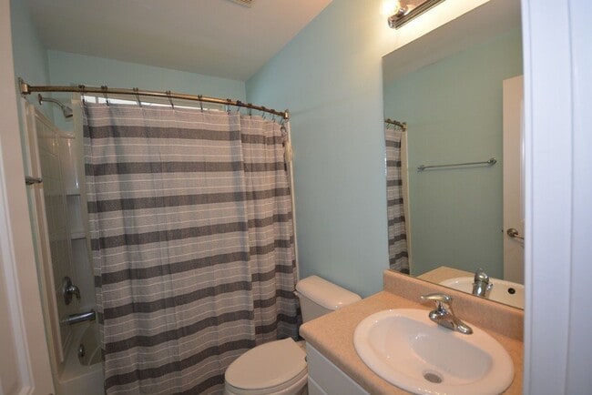 Building Photo - 45 Crystal Lake Dr
