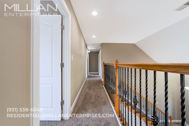 Building Photo - Experience the Best of Country Living with...