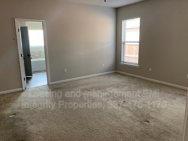 Building Photo - 201 St Caillin St