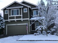Building Photo - 5 Bed, 2.5 Bath Olympia Home