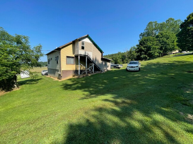 Building Photo - 8975 Lee Ln